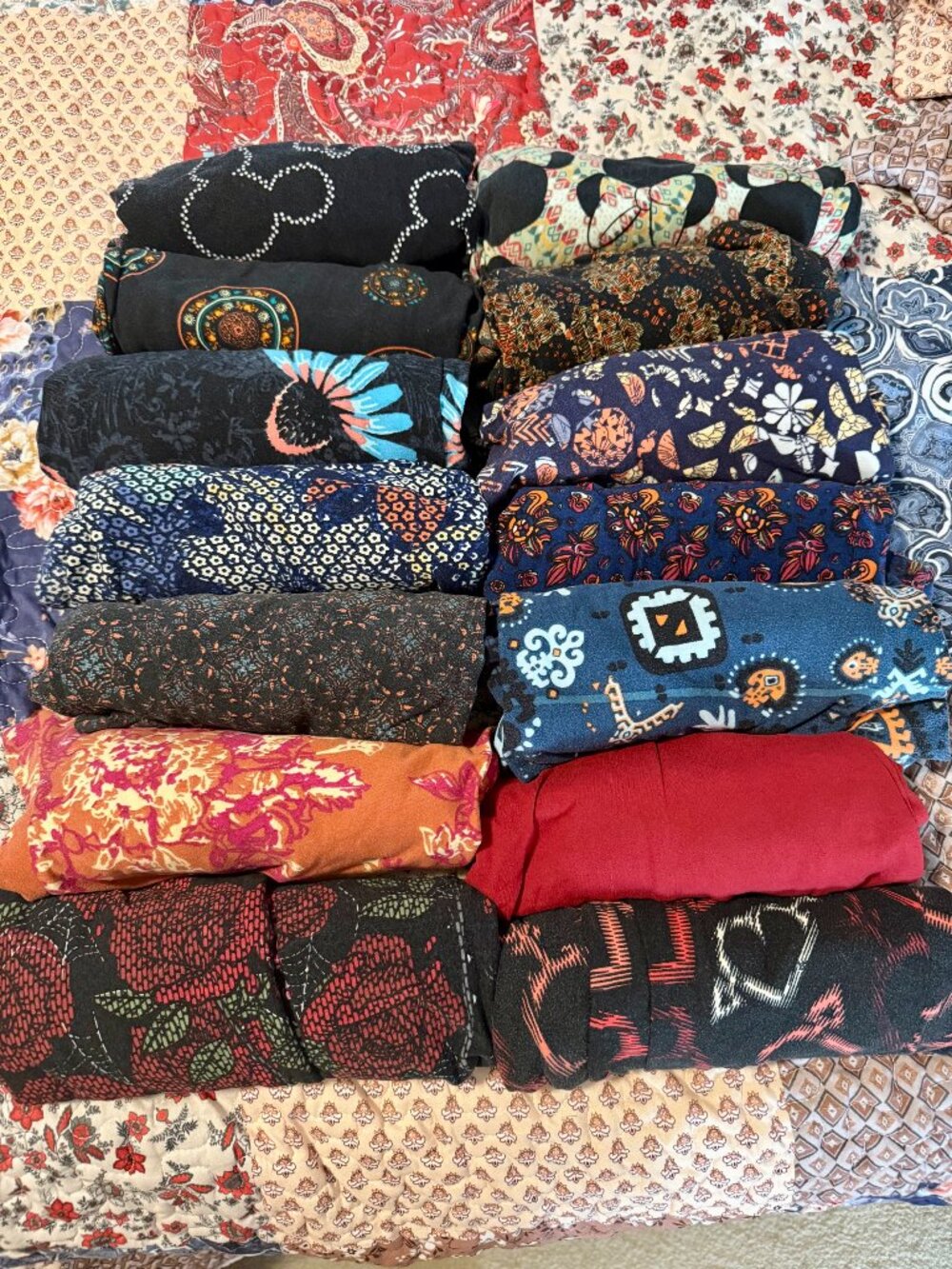 LuLaRoe TC (Tall & Curvy) Leggings – LOT OF 14 PAIRS! 💕